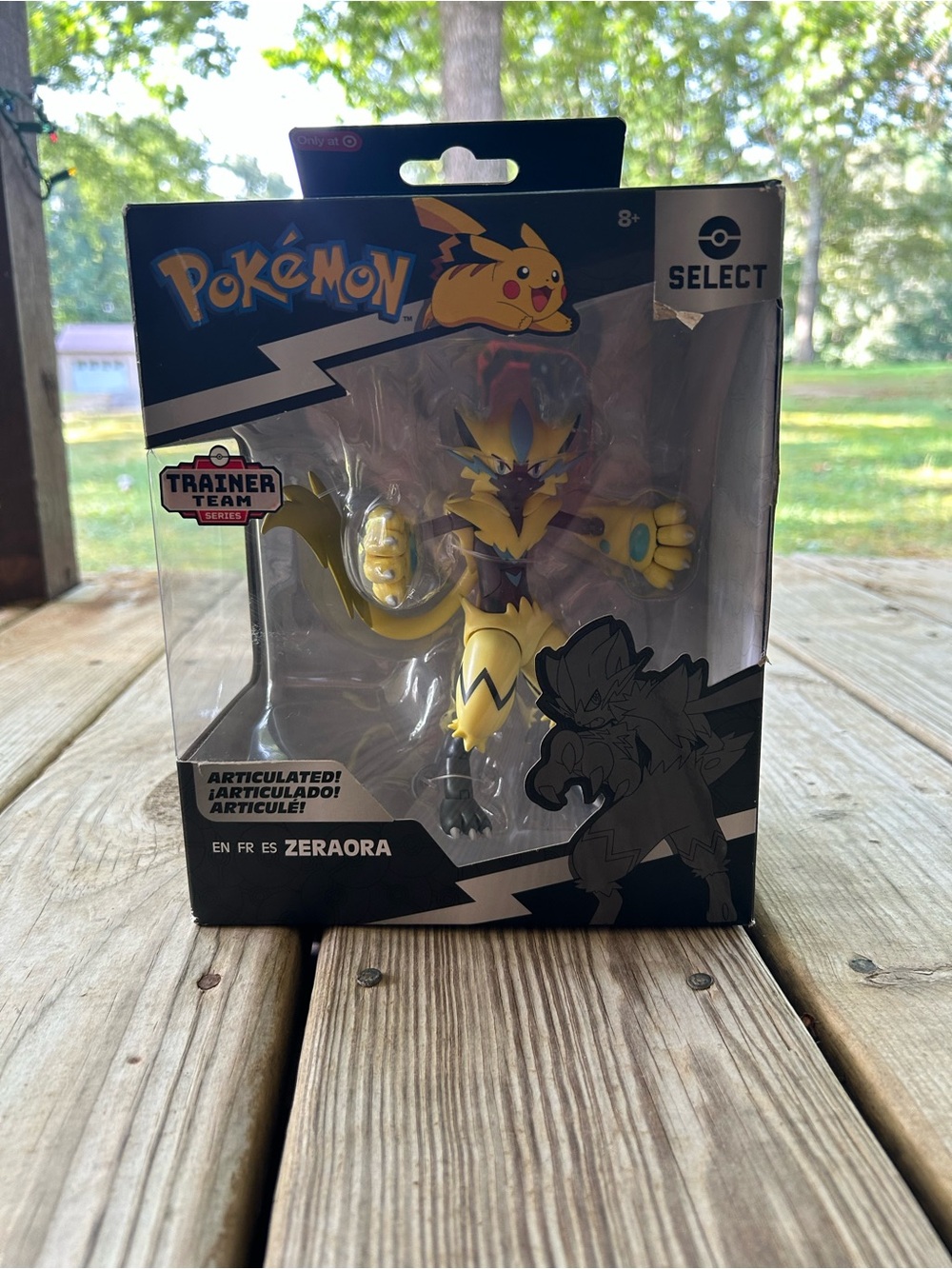 Pokémon Select Trainer Team Zeraora Figure - Yellow & Black